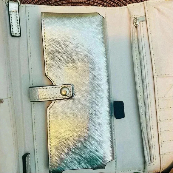 Liz Claiborne Silver Phone Crossbody Bag - Picture 11 of 12